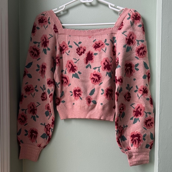 NWT Cropped Pink Floral Off-Shoulder Puff Sleeve Sweater XS - Picture 2 of 8